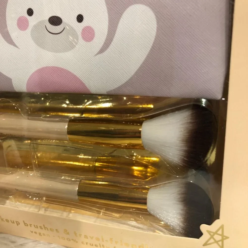 The Crème Shop Makeup Brush & Travel Pouch Set